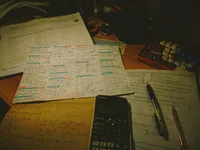 Examen de Admisión al Studienkolleg: Matemáticas — Temas, Ejemplos y Práctica (2026)